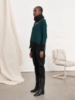 LONG V-NECK JUMPER